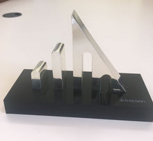 Carica l'immagine nel visualizzatore di Gallery, Scultura Logo Toscano placcato in Argento