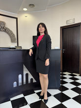 Carica l'immagine nel visualizzatore di Gallery, Nuova Divisa Aziendale completa (1 giacca, 1 top, 1 pantalone e 1 gonna + spilla)🌟🌟
