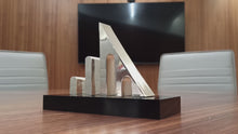 Carica e avvia il video nel visualizzatore di galleria, Scultura Logo Toscano placcato in Argento
